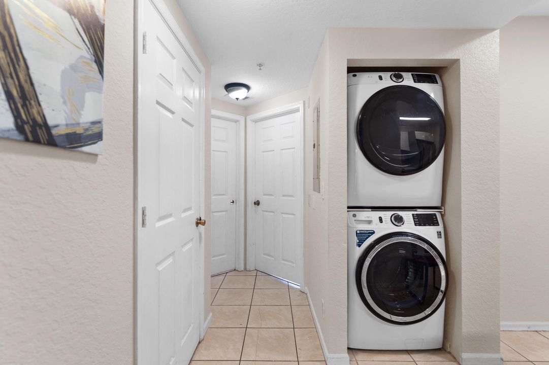 На продажу: $235,000 (3 спален, 2 ванн, 999 Квадратных фут)