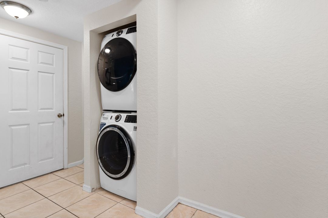 На продажу: $235,000 (3 спален, 2 ванн, 999 Квадратных фут)