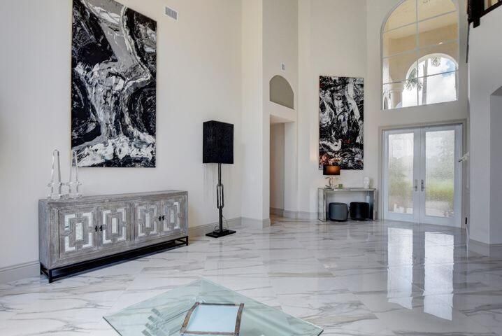 出租: $16,500 (6 贝兹, 5 浴室, 4329 平方英尺)