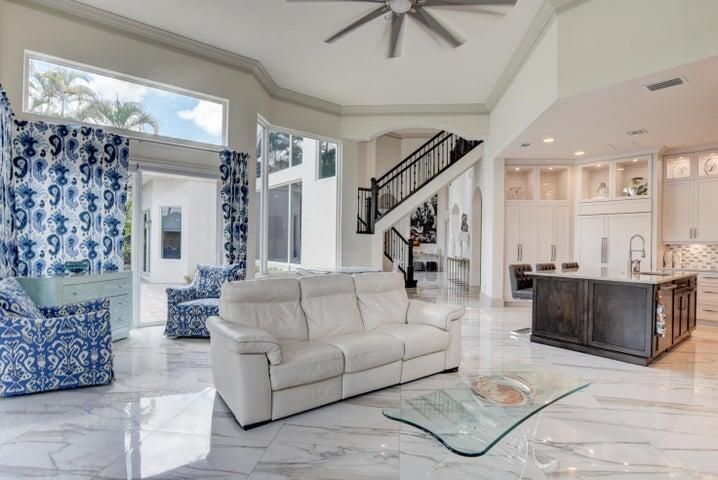 出租: $16,500 (6 贝兹, 5 浴室, 4329 平方英尺)