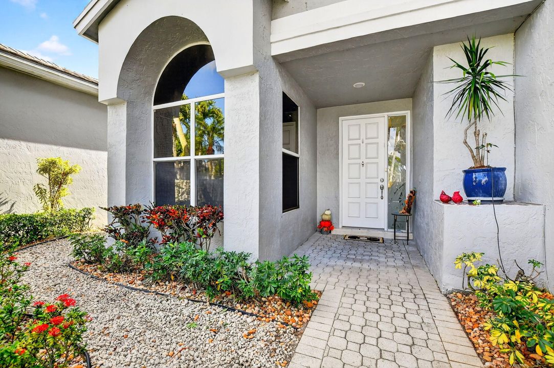 For Sale: $835,500 (3 beds, 2 baths, 2209 Square Feet)