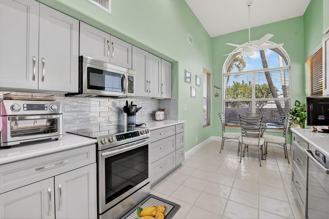 For Sale: $835,500 (3 beds, 2 baths, 2209 Square Feet)