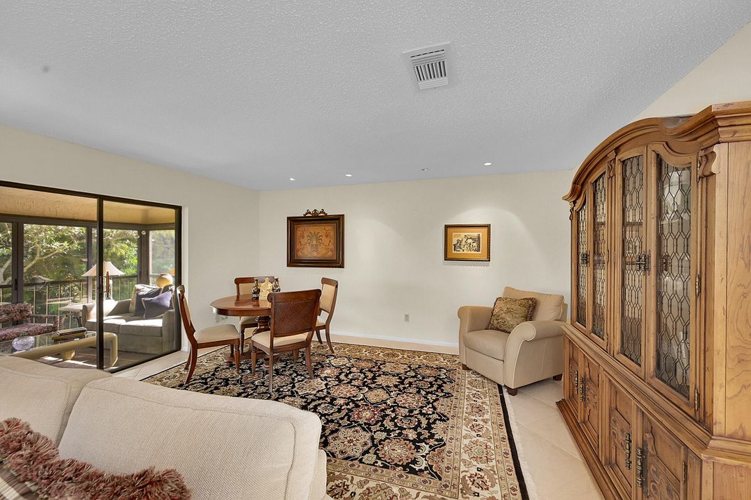 En Venta: $250,000 (3 camas, 2 baños, 1411 Pies cuadrados)