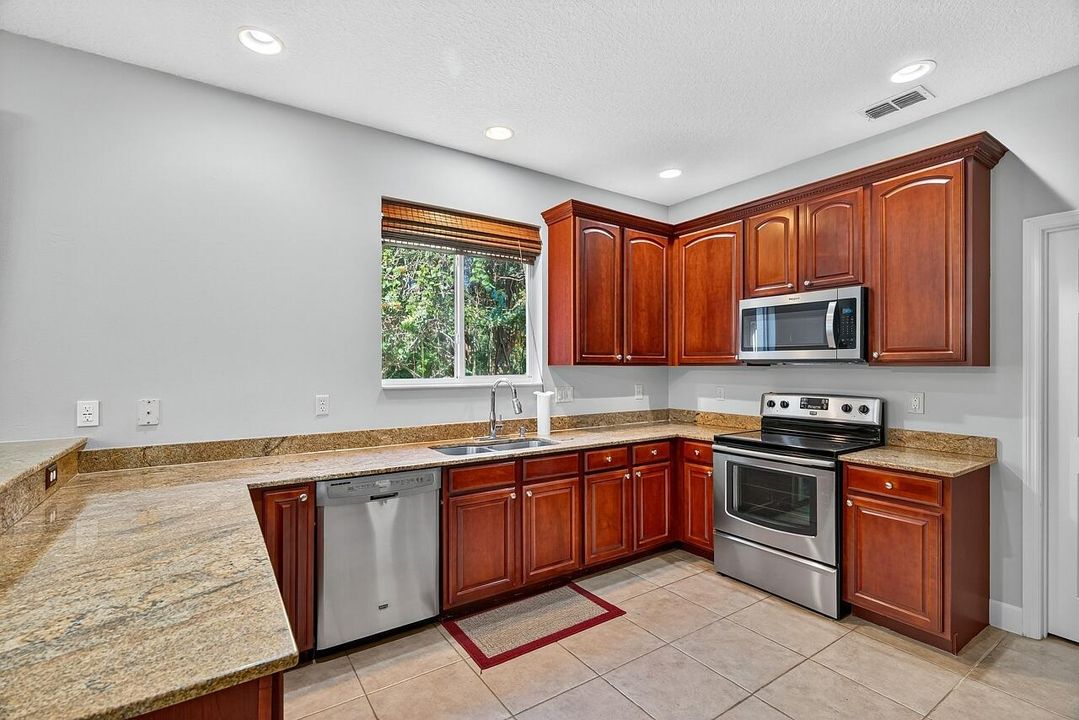 For Sale: $419,000 (3 beds, 2 baths, 2336 Square Feet)