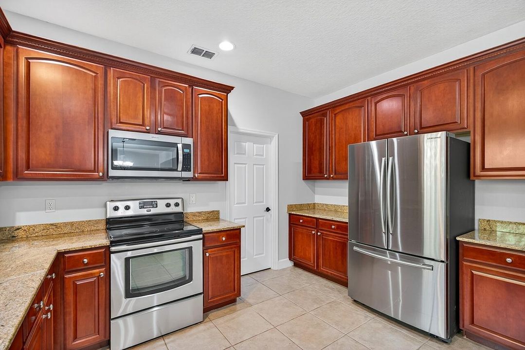 For Sale: $419,000 (3 beds, 2 baths, 2336 Square Feet)