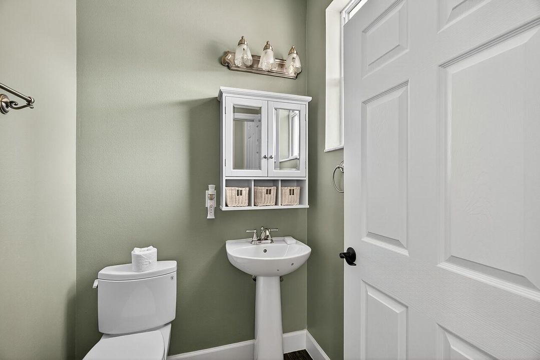 For Sale: $419,000 (3 beds, 2 baths, 2336 Square Feet)