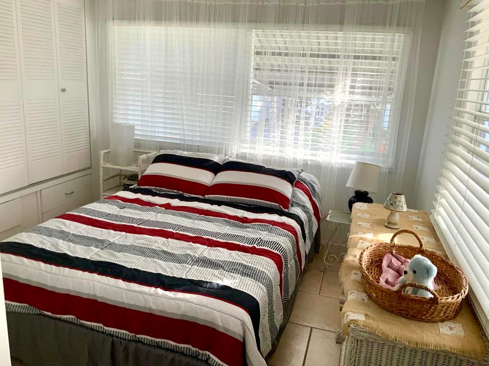 For Sale: $125,000 (2 beds, 1 baths, 672 Square Feet)