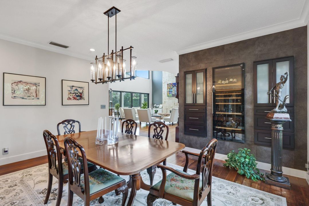 Active With Contract: $2,949,000 (5 beds, 5 baths, 5737 Square Feet)