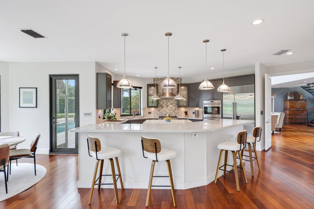 Active With Contract: $2,949,000 (5 beds, 5 baths, 5737 Square Feet)