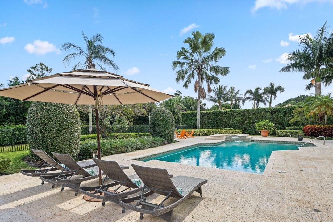 Active With Contract: $2,949,000 (5 beds, 5 baths, 5737 Square Feet)