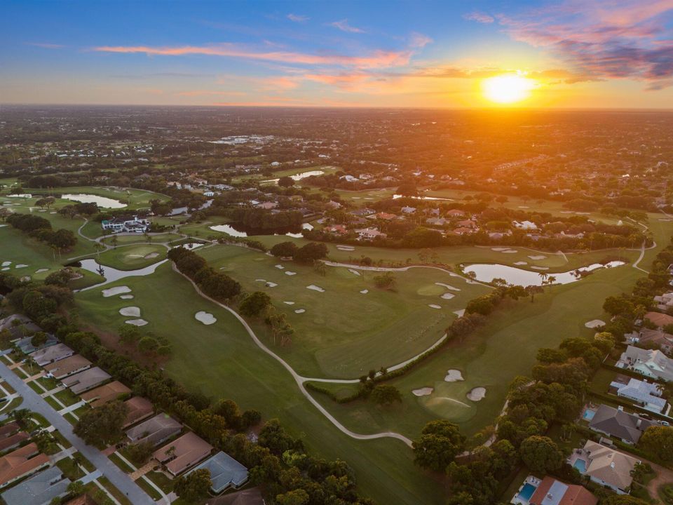 Active With Contract: $2,949,000 (5 beds, 5 baths, 5737 Square Feet)