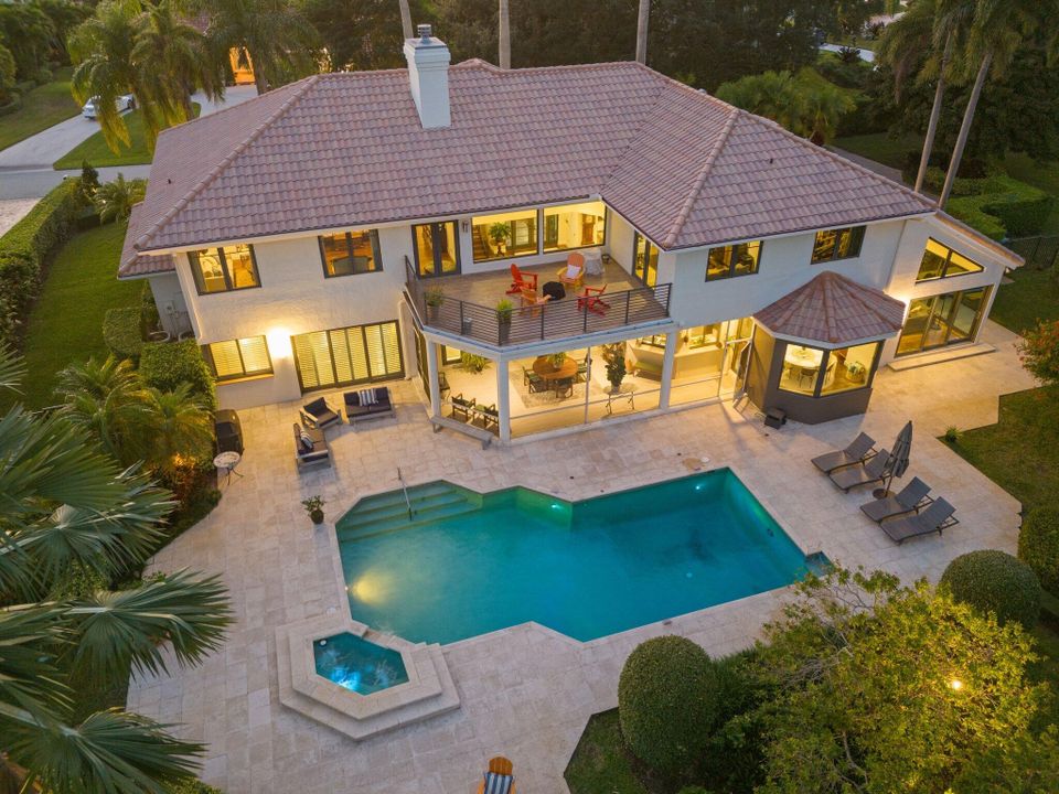 Active With Contract: $2,949,000 (5 beds, 5 baths, 5737 Square Feet)