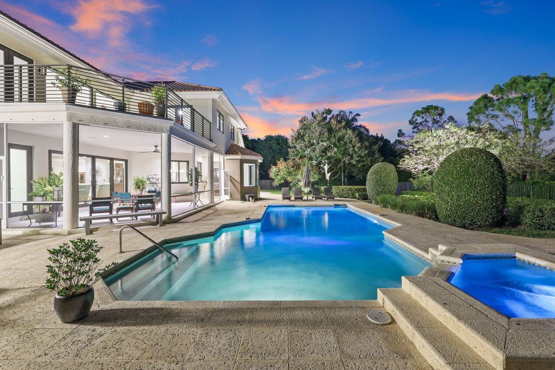 Active With Contract: $2,949,000 (5 beds, 5 baths, 5737 Square Feet)