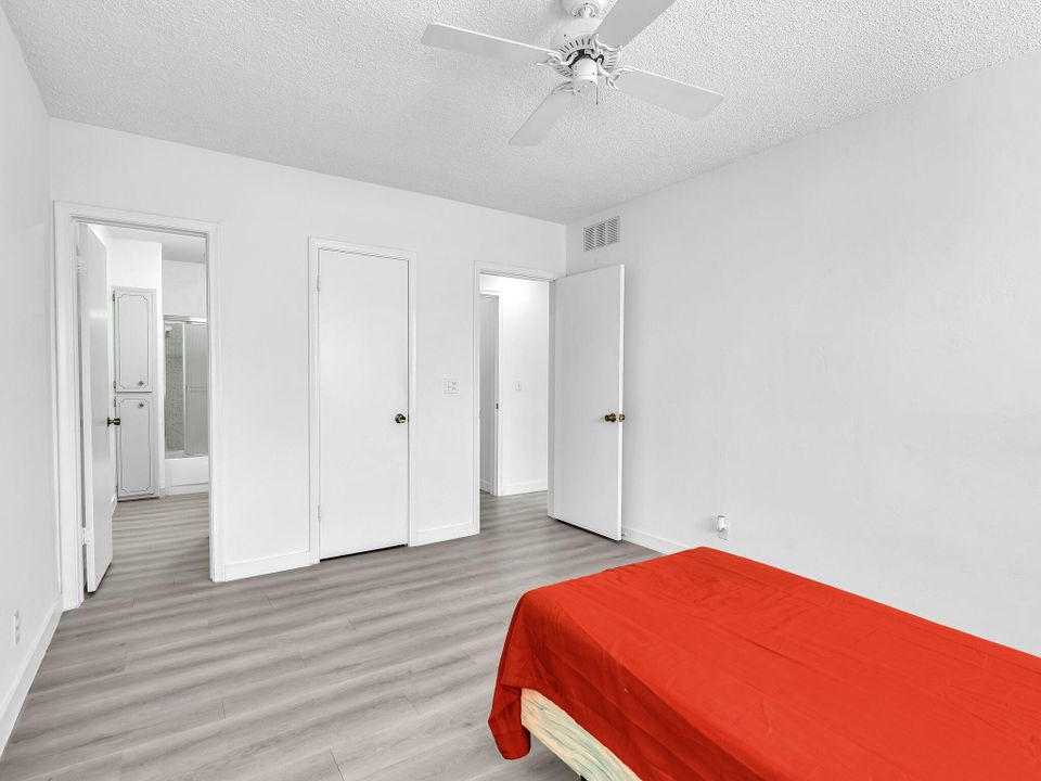 待售: $149,900 (2 贝兹, 2 浴室, 930 平方英尺)