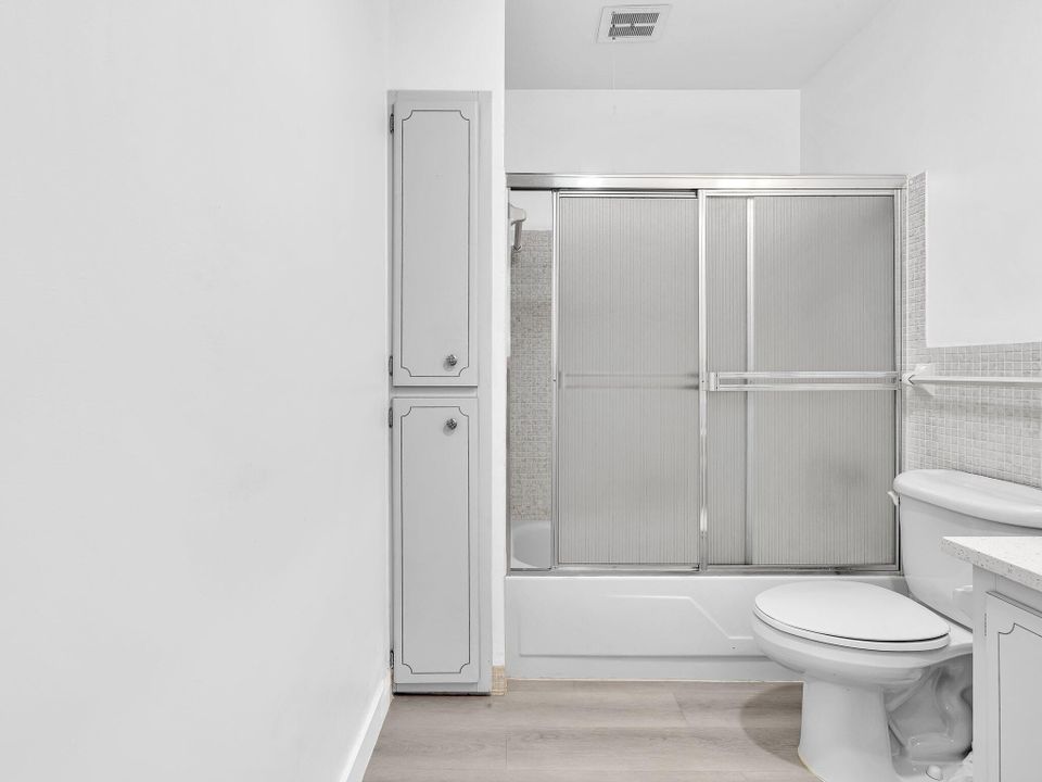 待售: $149,900 (2 贝兹, 2 浴室, 930 平方英尺)