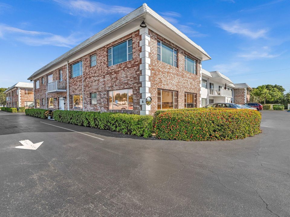 待售: $149,900 (2 贝兹, 2 浴室, 930 平方英尺)