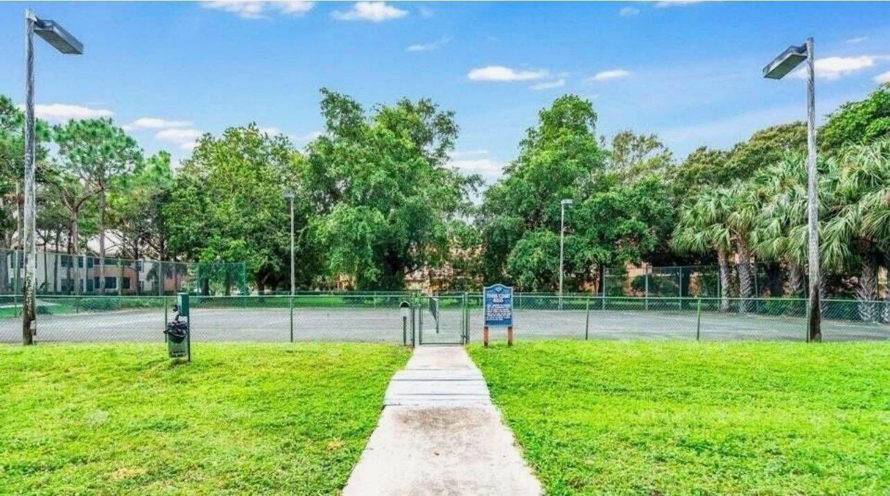 В аренду: $2,000 (1 спален, 1 ванн, 751 Квадратных фут)