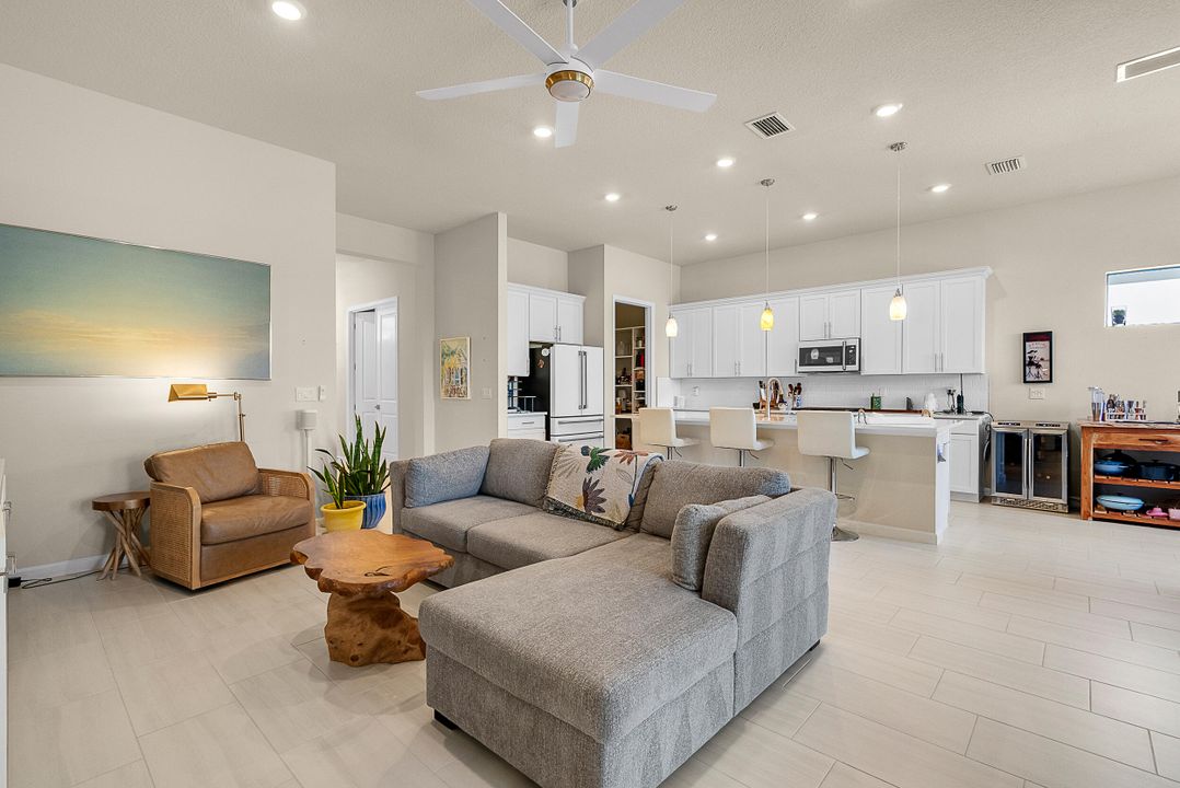 For Sale: $575,000 (3 beds, 2 baths, 2098 Square Feet)