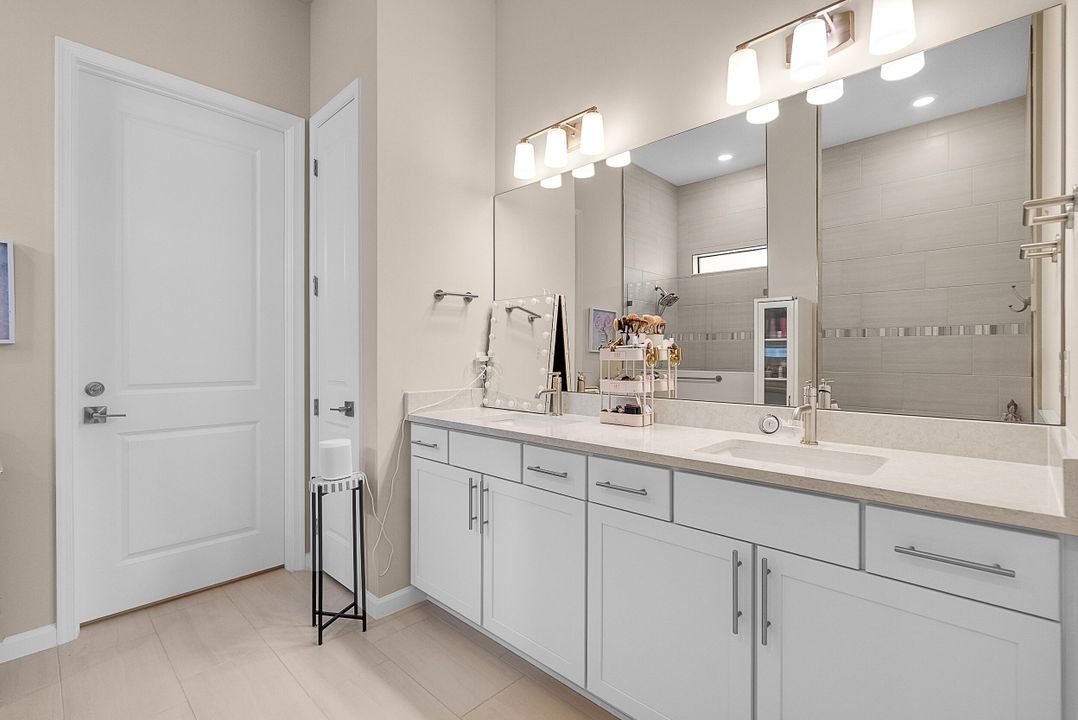 For Sale: $575,000 (3 beds, 2 baths, 2098 Square Feet)