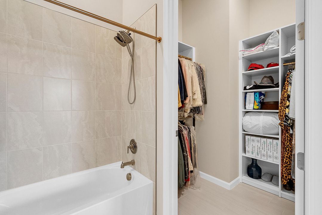 For Sale: $575,000 (3 beds, 2 baths, 2098 Square Feet)