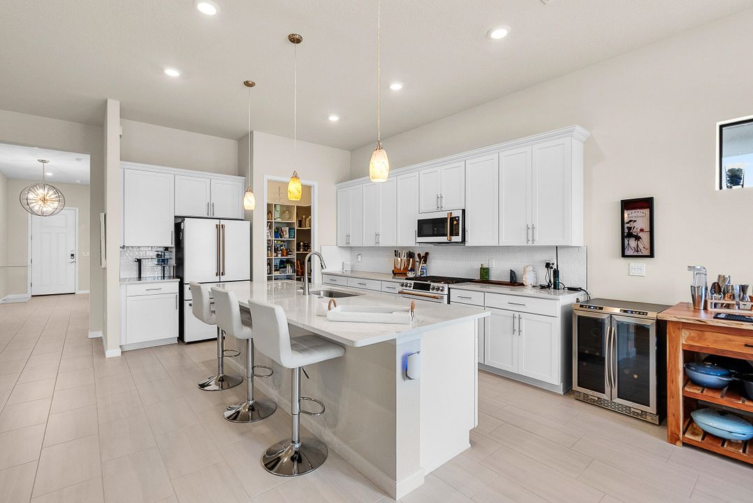 For Sale: $575,000 (3 beds, 2 baths, 2098 Square Feet)