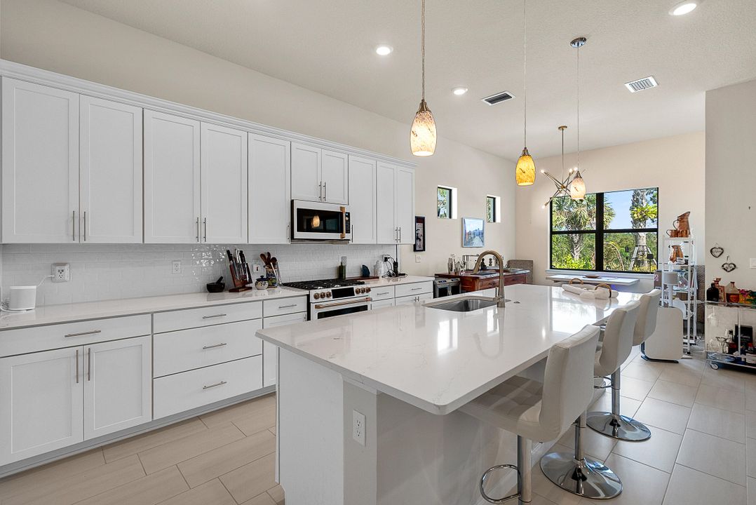 For Sale: $575,000 (3 beds, 2 baths, 2098 Square Feet)