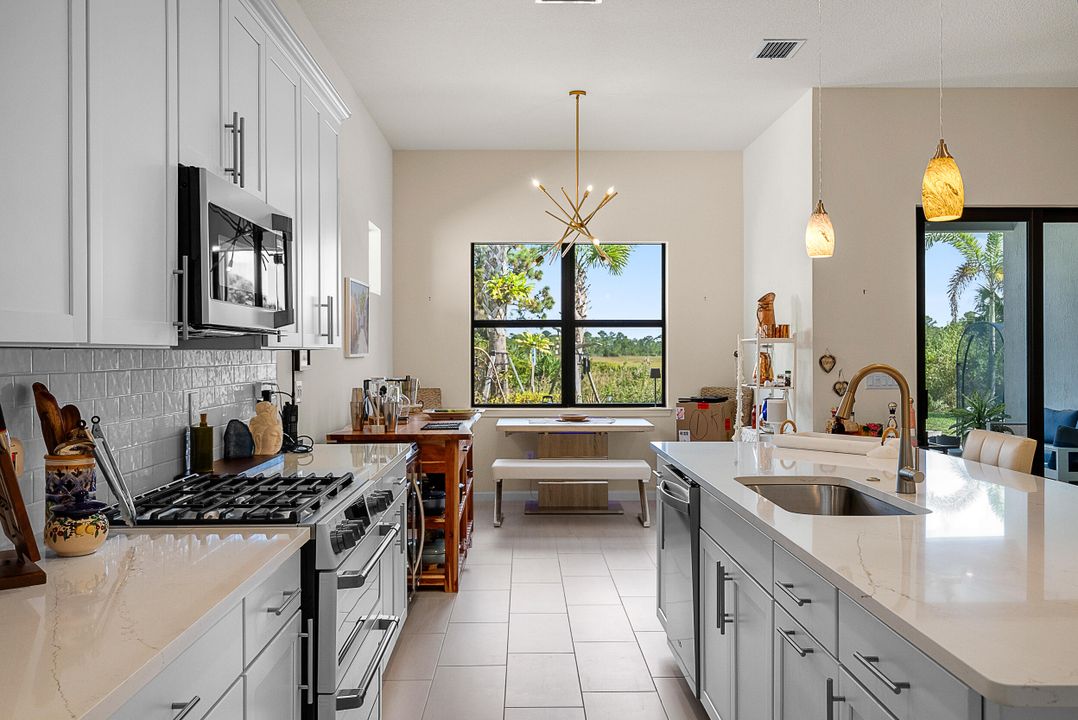 For Sale: $575,000 (3 beds, 2 baths, 2098 Square Feet)