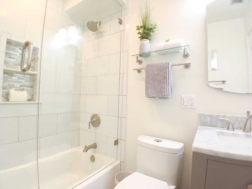 En Venta: $1,350,000 (4 camas, 3 baños, 2286 Pies cuadrados)