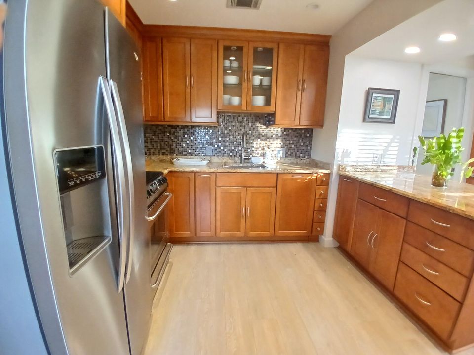 En Venta: $1,350,000 (4 camas, 3 baños, 2286 Pies cuadrados)