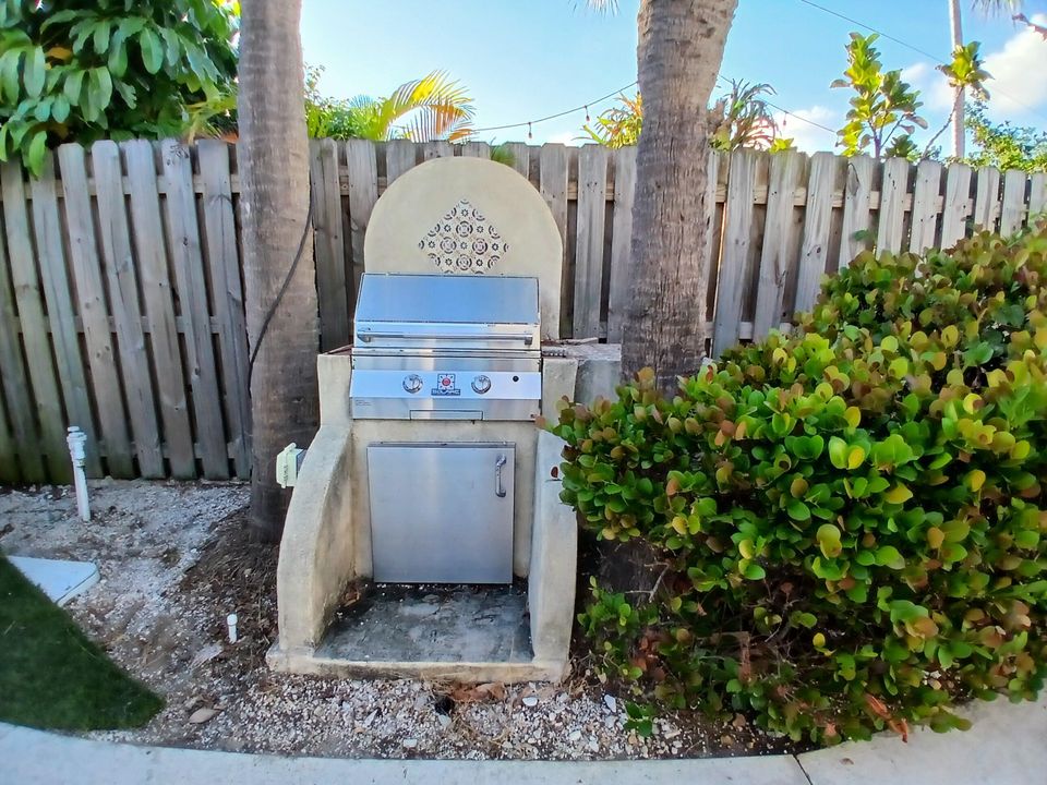 En Venta: $1,350,000 (4 camas, 3 baños, 2286 Pies cuadrados)