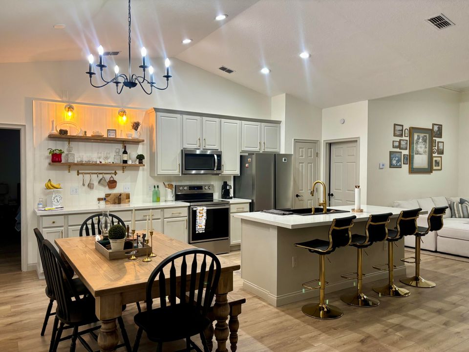 En Venta: $475,000 (3 camas, 2 baños, 1477 Pies cuadrados)