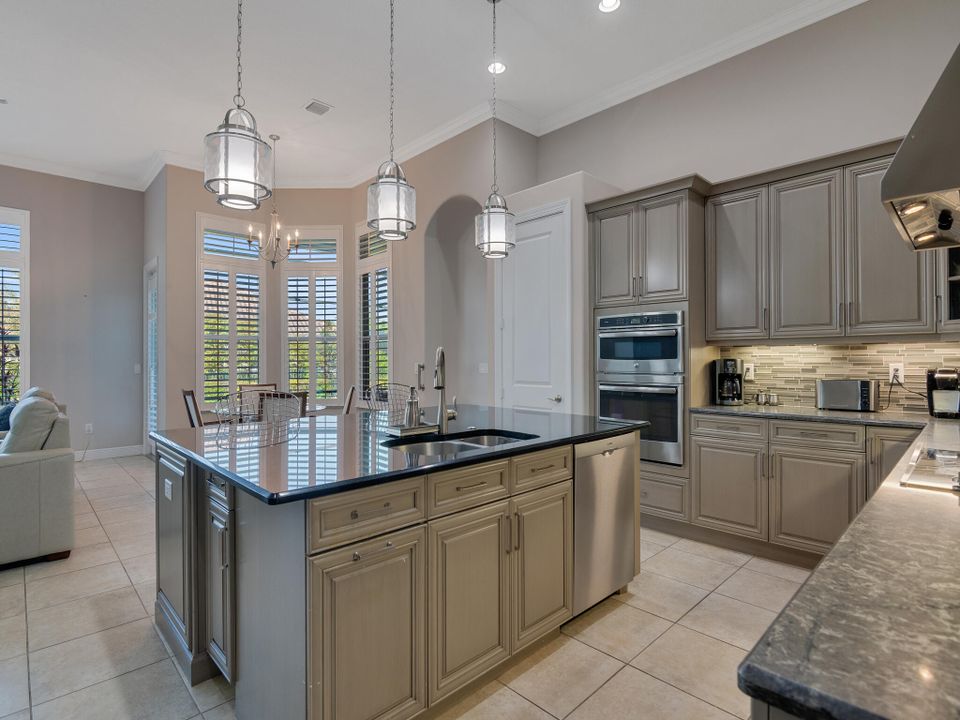 For Sale: $735,000 (3 beds, 2 baths, 2973 Square Feet)