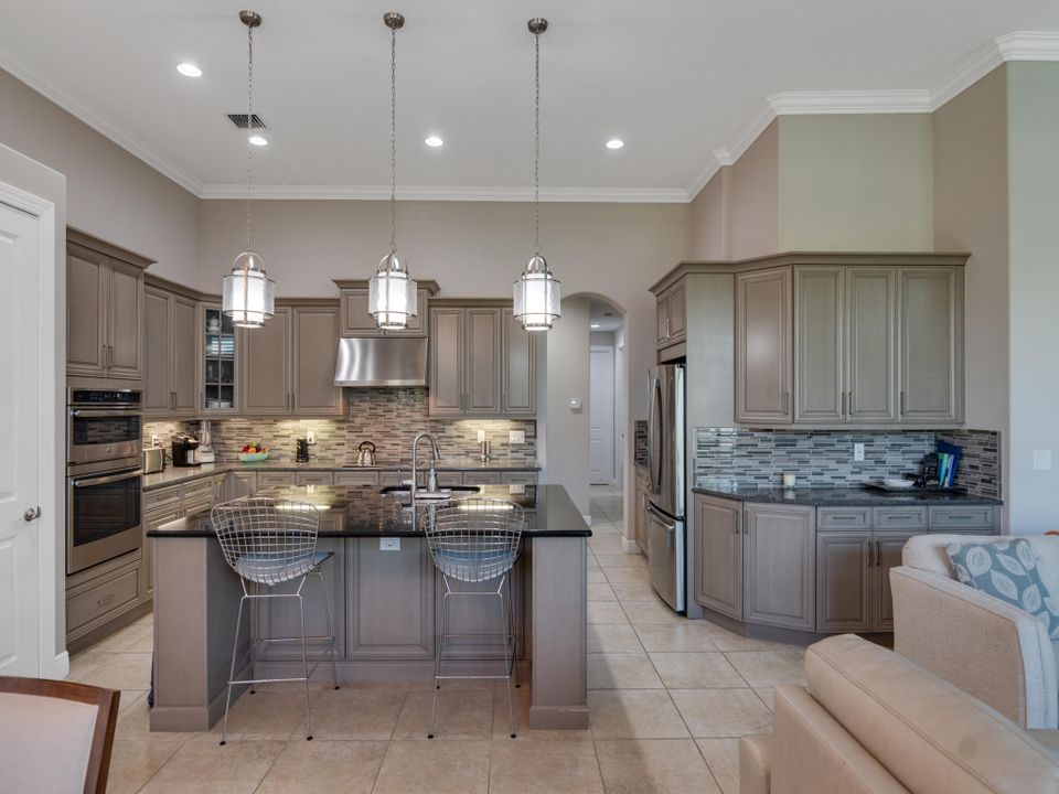 For Sale: $735,000 (3 beds, 2 baths, 2973 Square Feet)