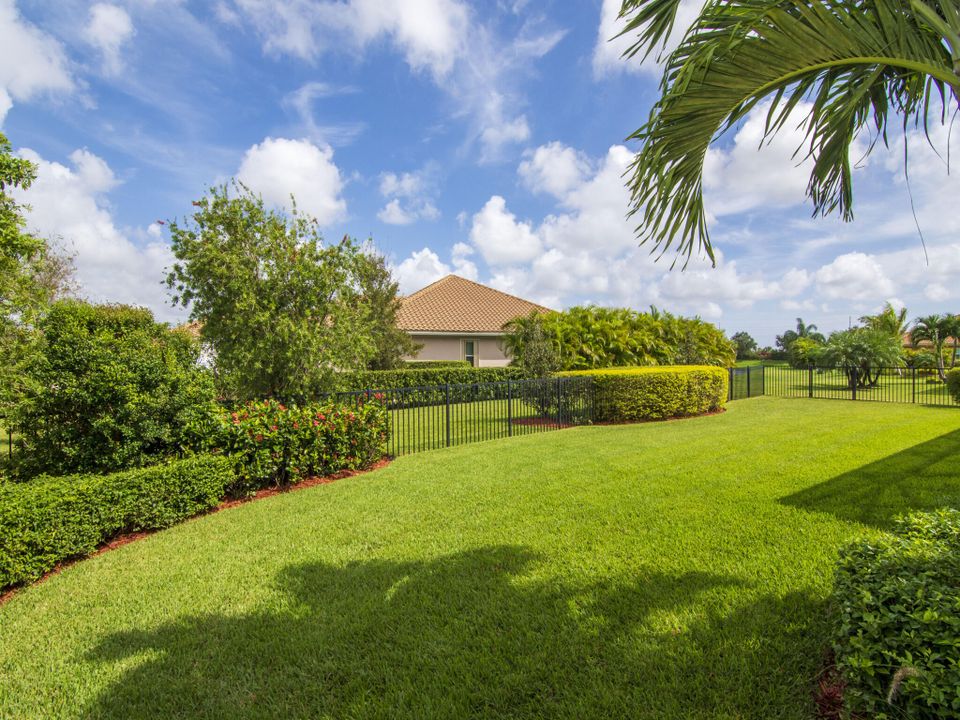 For Sale: $735,000 (3 beds, 2 baths, 2973 Square Feet)