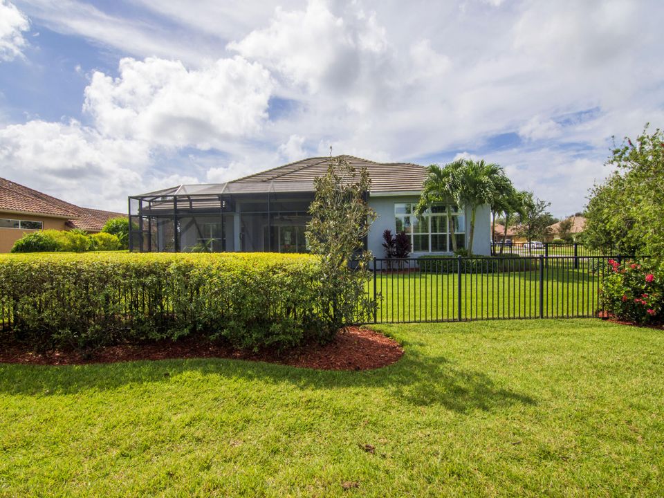 For Sale: $735,000 (3 beds, 2 baths, 2973 Square Feet)