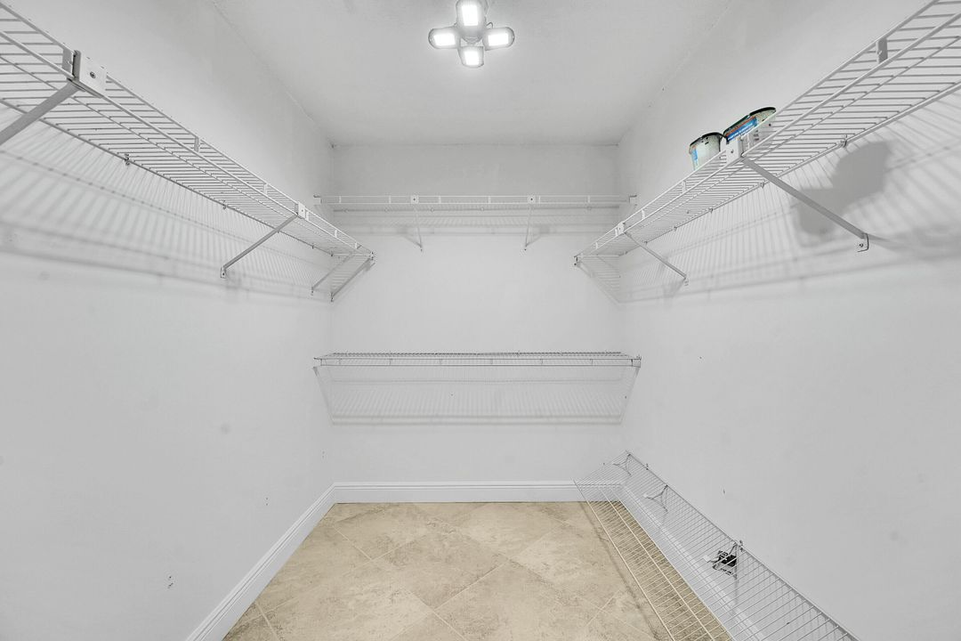 For Sale: $474,900 (3 beds, 2 baths, 2158 Square Feet)