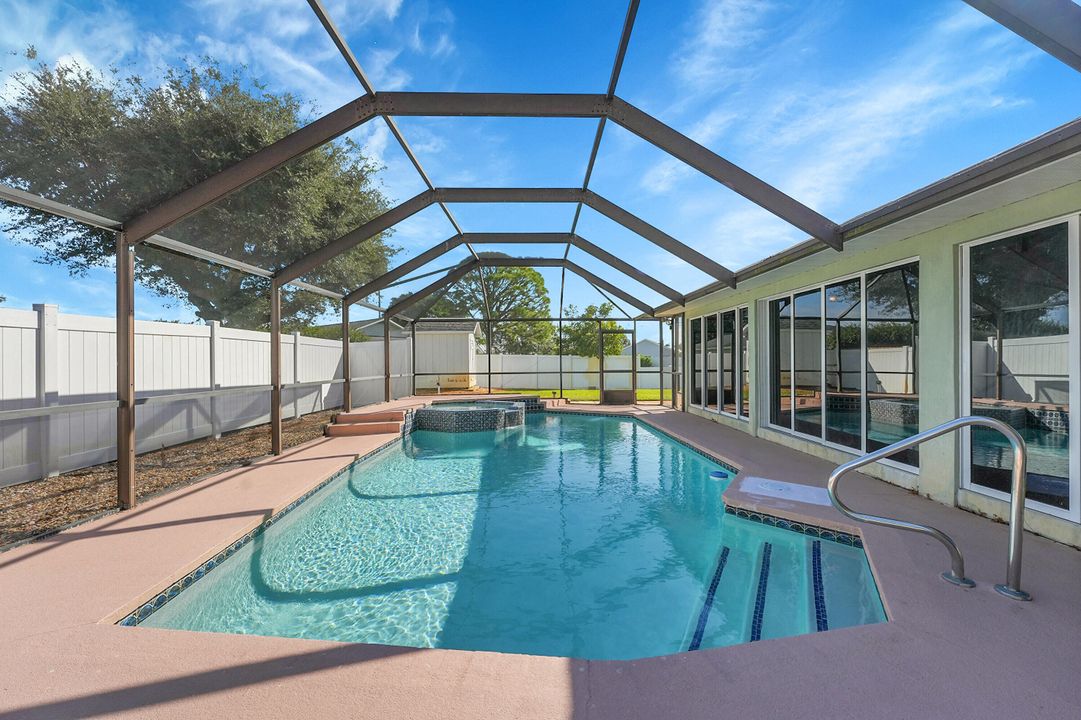 For Sale: $474,900 (3 beds, 2 baths, 2158 Square Feet)