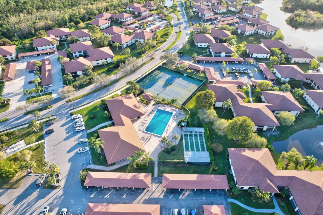 Под контрактом: $267,000 (2 спален, 2 ванн, 1107 Квадратных фут)