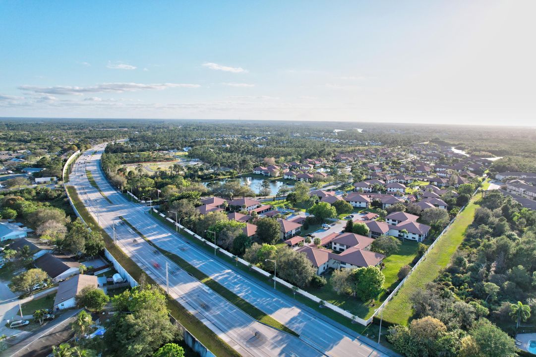 Под контрактом: $267,000 (2 спален, 2 ванн, 1107 Квадратных фут)