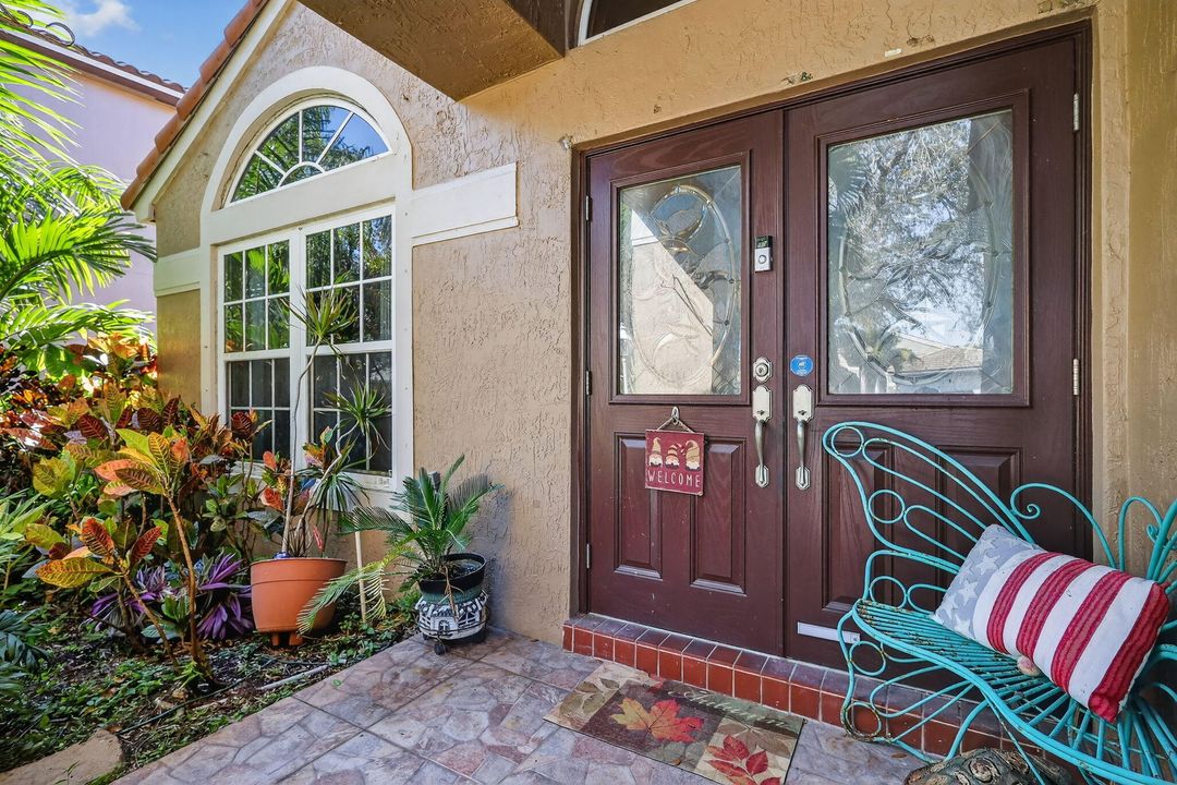 待售: $780,000 (4 贝兹, 2 浴室, 2339 平方英尺)