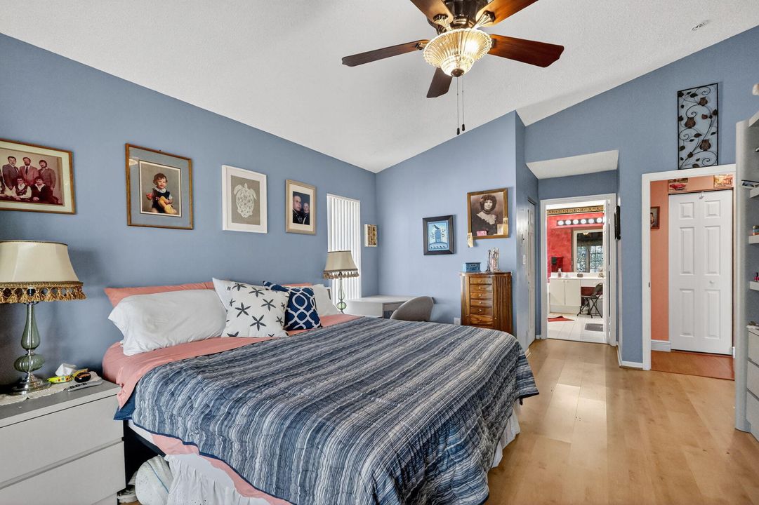 待售: $780,000 (4 贝兹, 2 浴室, 2339 平方英尺)