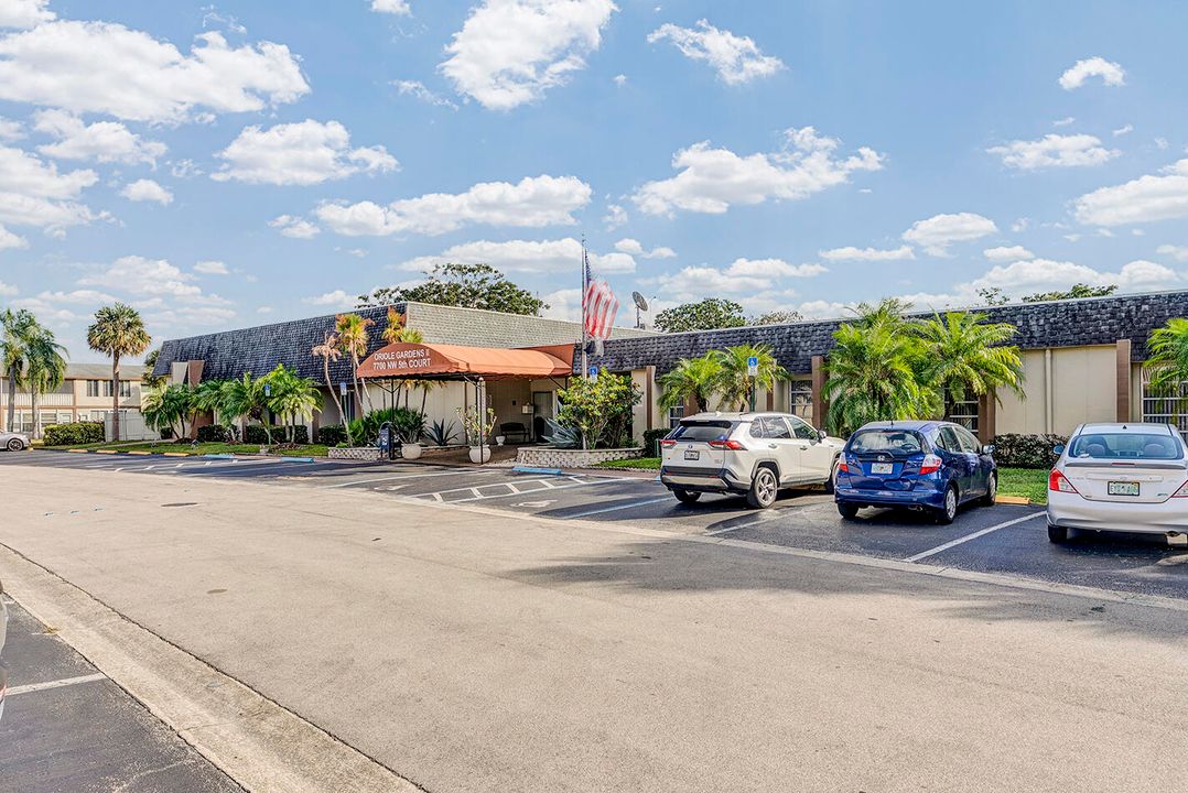 For Sale: $85,500 (2 beds, 2 baths, 990 Square Feet)