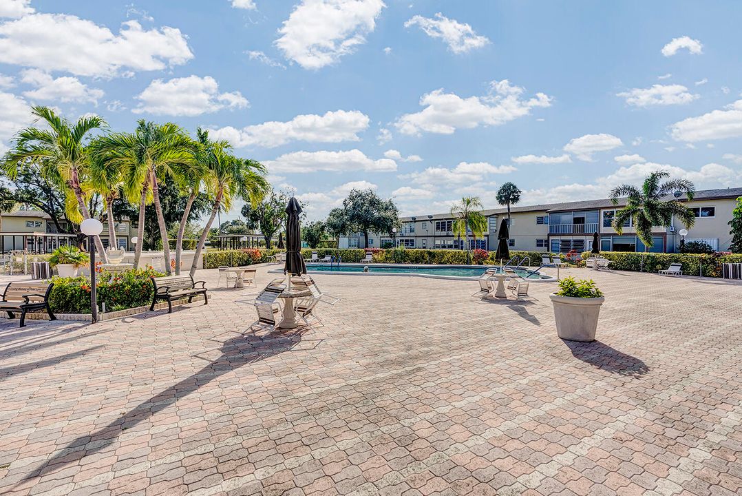 For Sale: $85,500 (2 beds, 2 baths, 990 Square Feet)