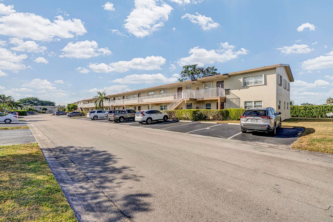 For Sale: $85,500 (2 beds, 2 baths, 990 Square Feet)