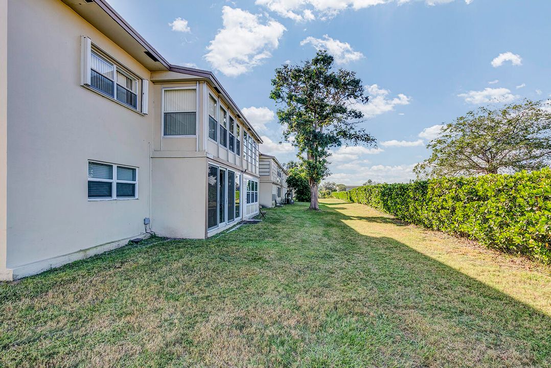 For Sale: $85,500 (2 beds, 2 baths, 990 Square Feet)