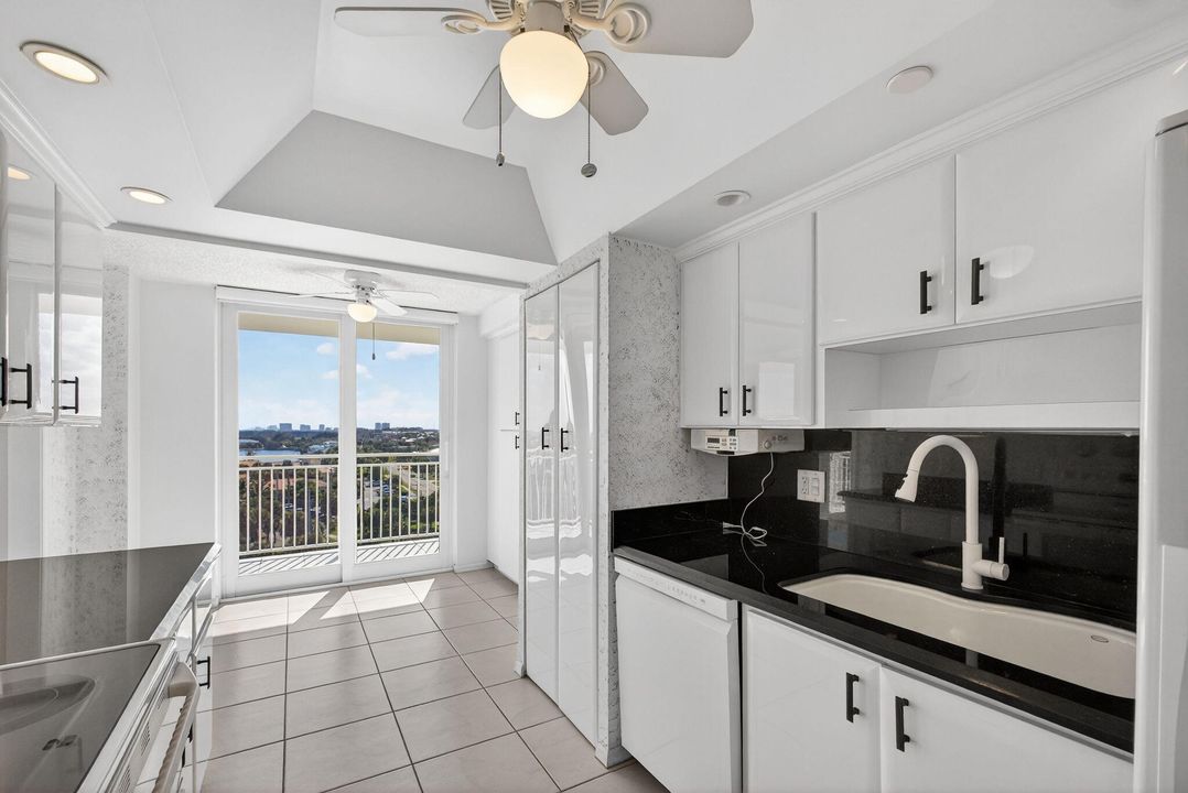 Active With Contract: $695,000 (2 beds, 2 baths, 1760 Square Feet)