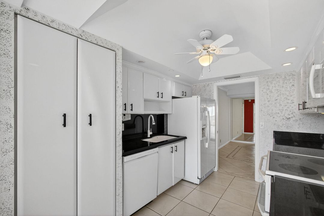 Active With Contract: $695,000 (2 beds, 2 baths, 1760 Square Feet)