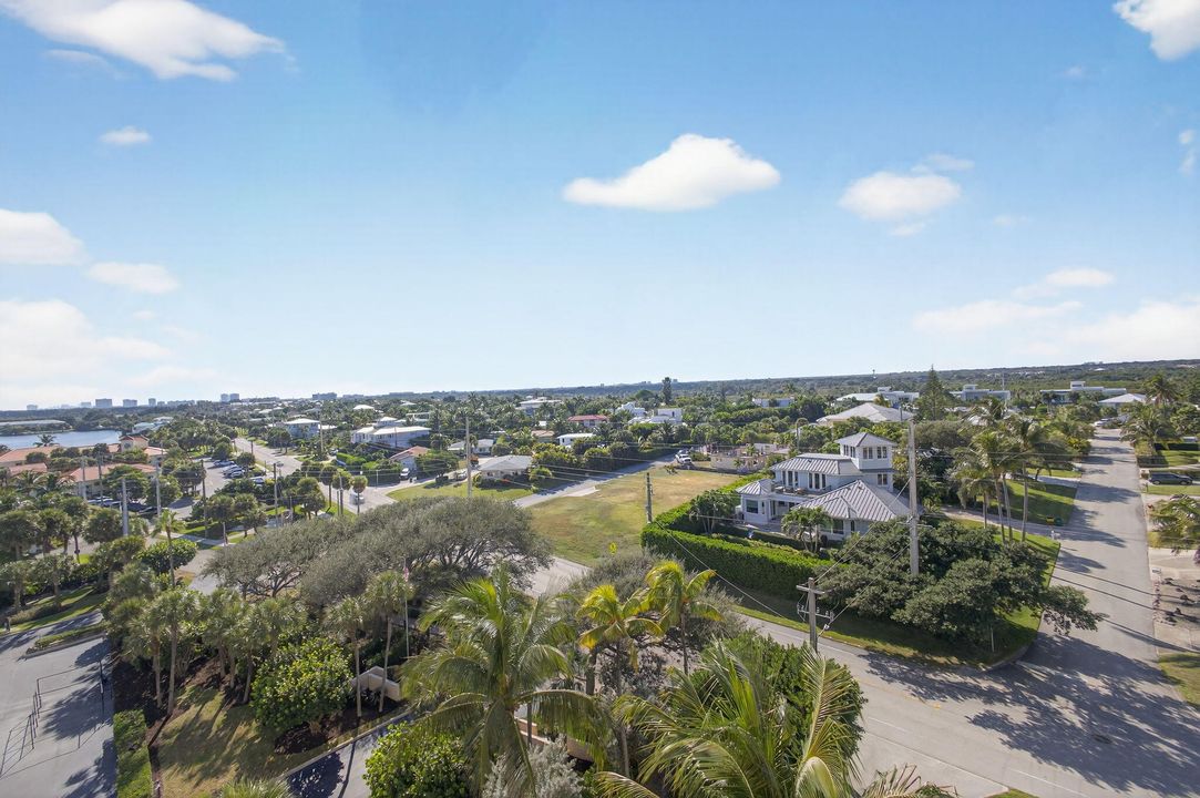 Active With Contract: $695,000 (2 beds, 2 baths, 1760 Square Feet)