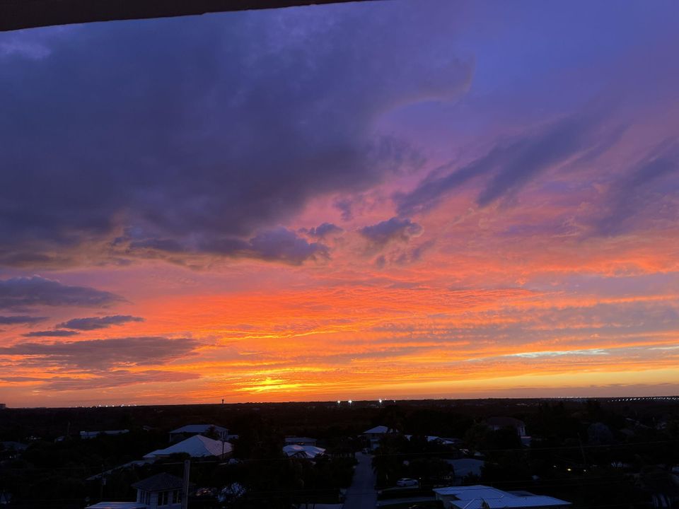 Active With Contract: $695,000 (2 beds, 2 baths, 1760 Square Feet)