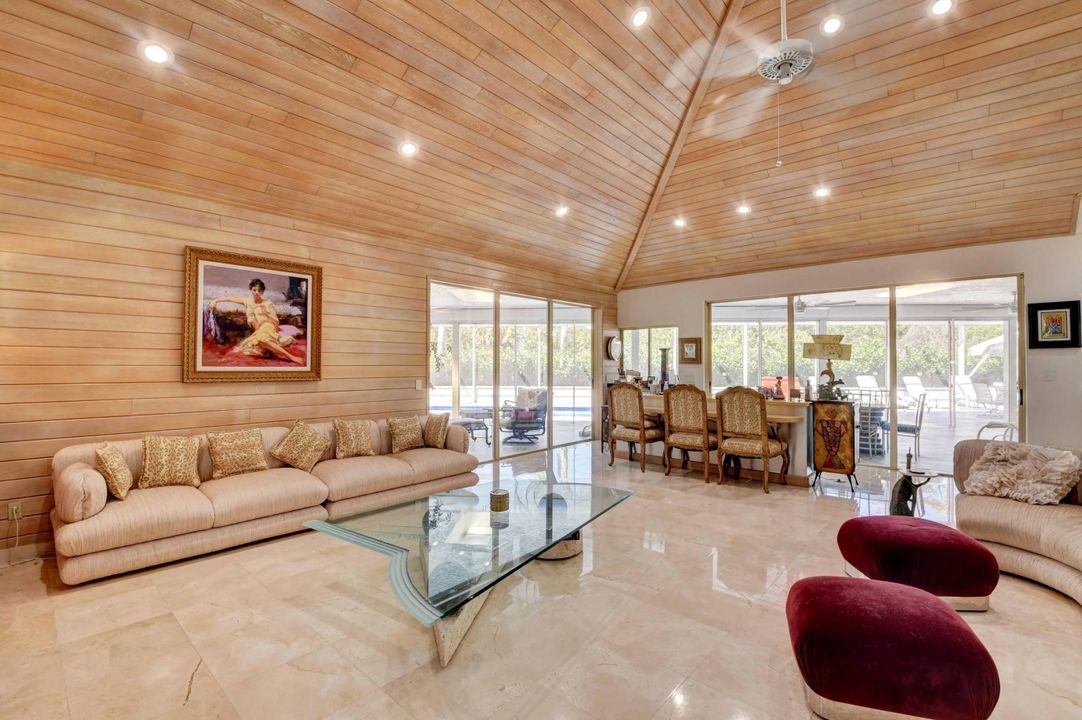 For Sale: $1,250,000 (4 beds, 5 baths, 4717 Square Feet)